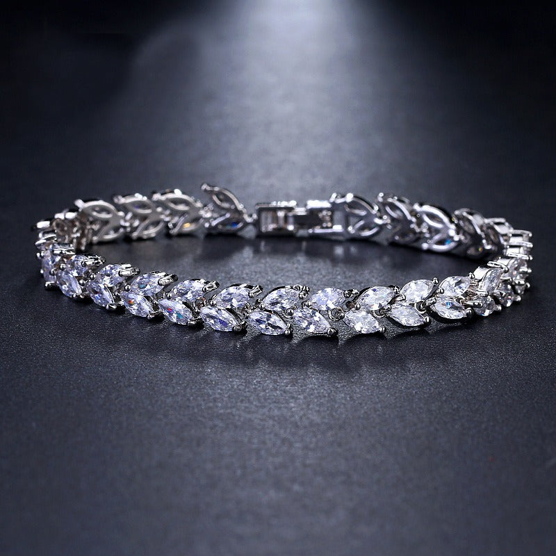 Elegant silver bracelet